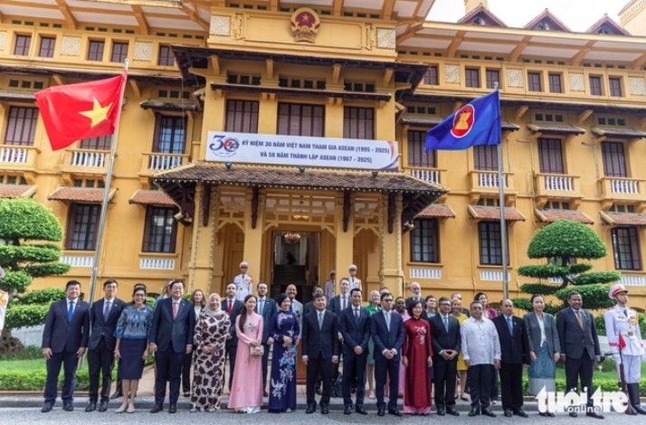 Vietnam joins ASEAN to tackle shared regional challenges